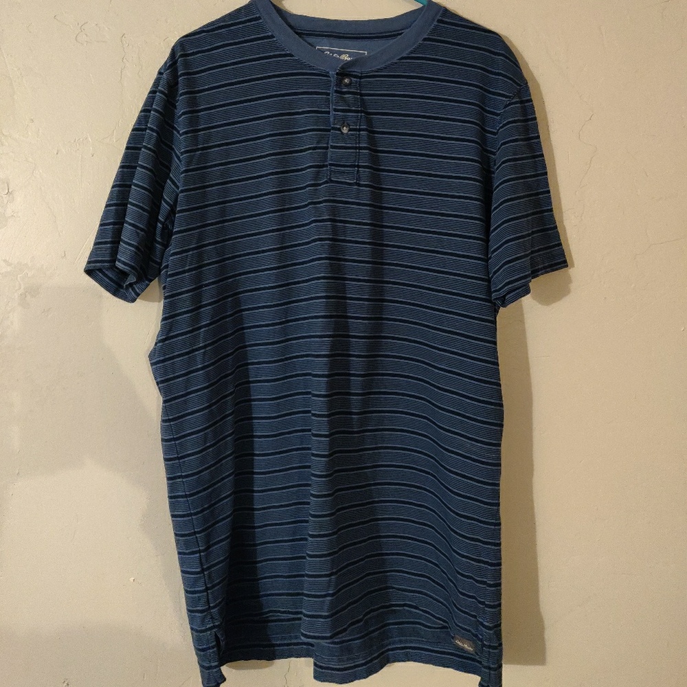 Eddie Bauer 2 button Henley